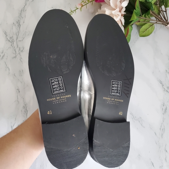 House of Hounds Silver Archer Fringe Boho Loafers Womens 9.5/40 - Picture 10 of 12